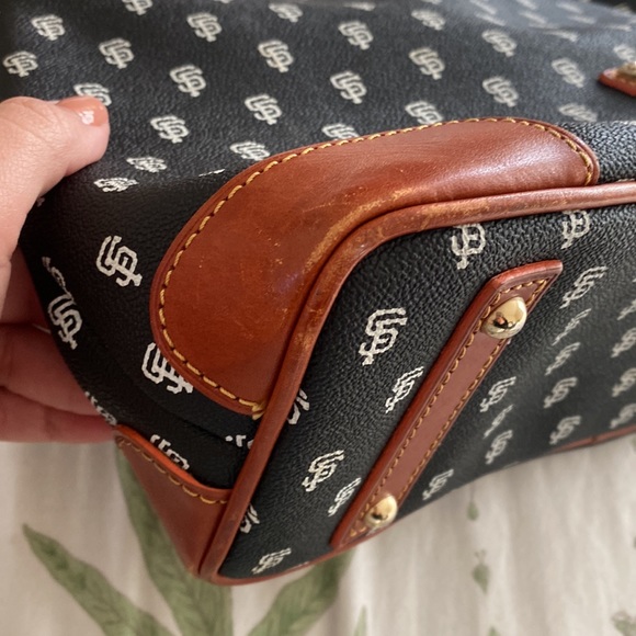 Dooney & Bourke Giants edition purse - Picture 5 of 16